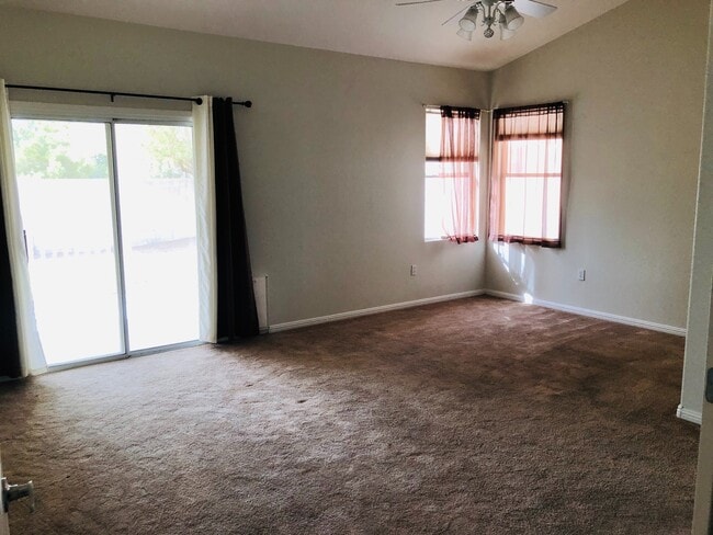 Building Photo - *WONDERFUL SINGLE STORY HOME IN GREEN VALLEY RANCH GATED COMMUNITY!!**