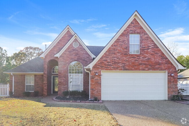 Building Photo - 215 Lakewood Dr