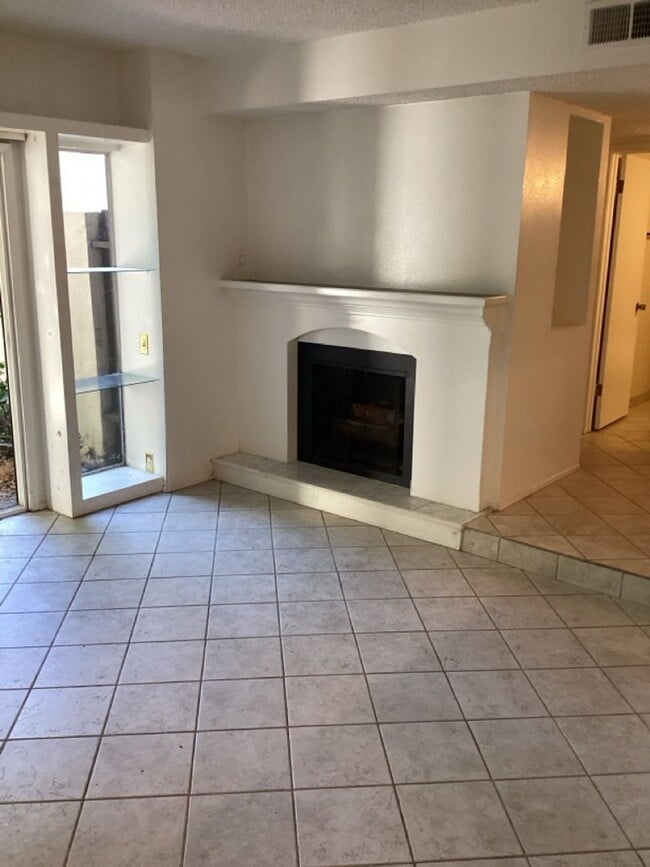 Building Photo - 555 Vallombrosa Ave