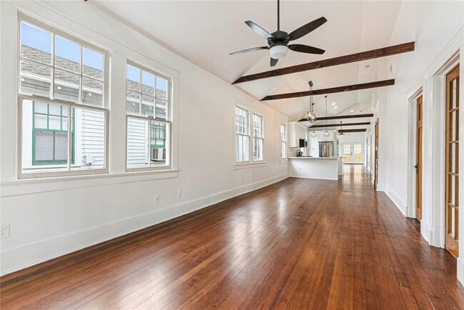 View from front of house towards rear of house - 3033 Robert St House