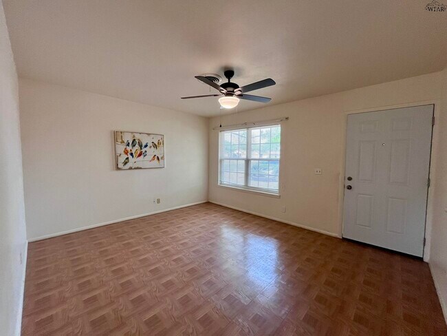 Building Photo - 4723 N Shore Dr