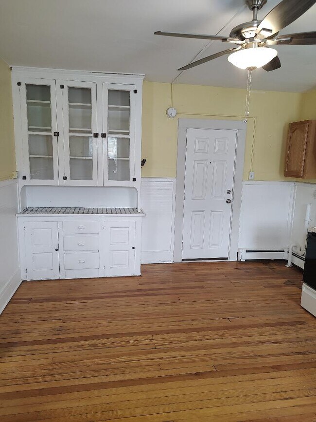 Building Photo - 634 Boulevard Ave