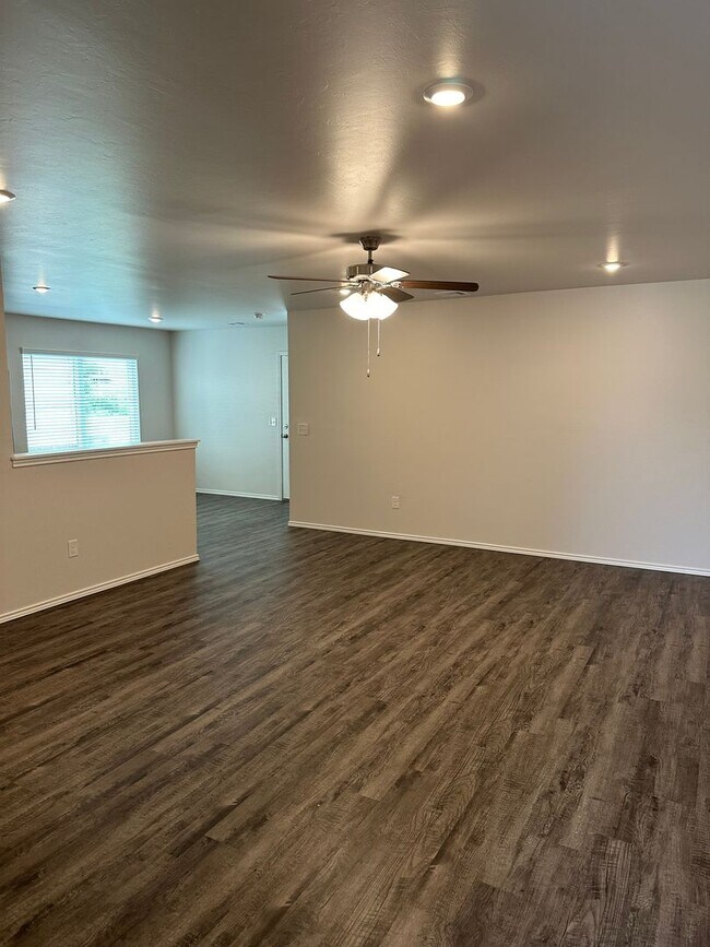 Foto del edificio - Don't Miss Out! - Stylish 3 Bedroom | 2 Bathroom Home in Shadow Valley