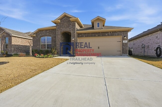 Building Photo - Spacious 4 Bedroom Home with Functional Layout