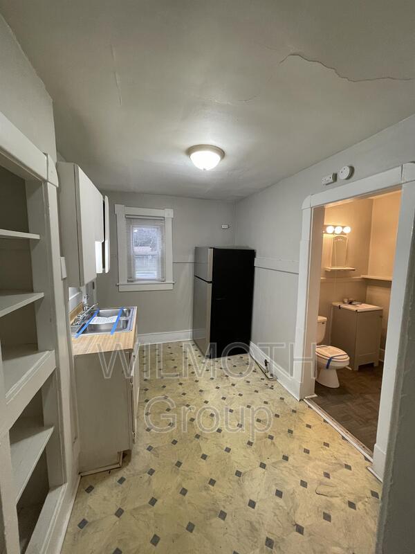 Foto del edificio - 3511 E 10th St