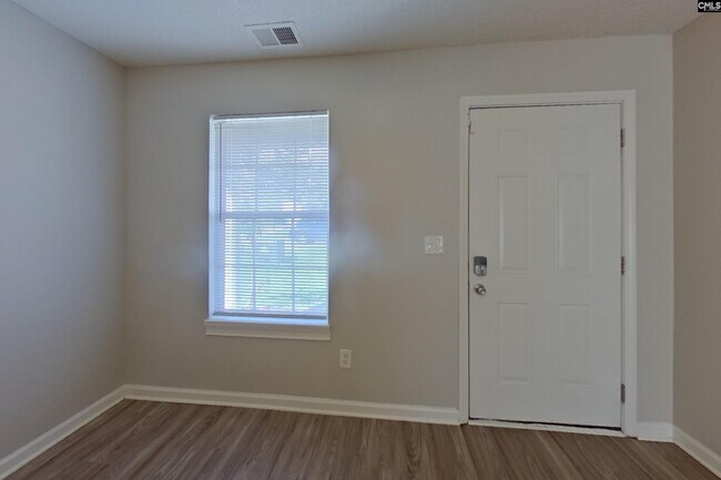 Foto del edificio - 153 Cottage Lake Way