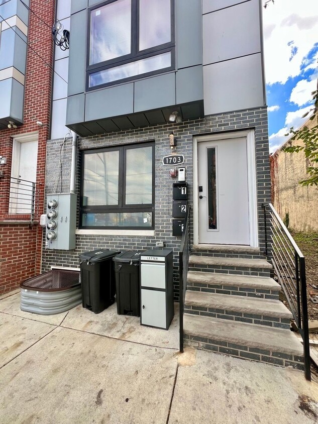 Foto principal - Stunning 3-Bedroom Condo in Point Breeze! ...
