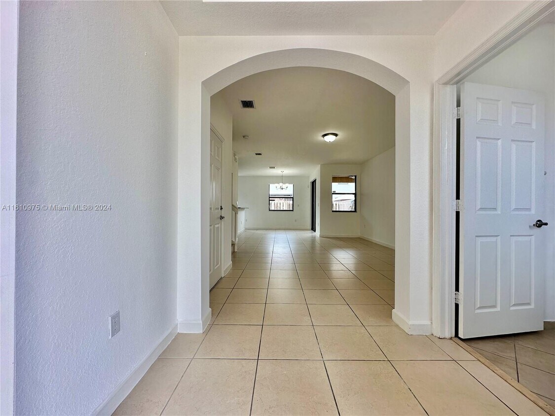 Foto principal - 11240 SW 239 St