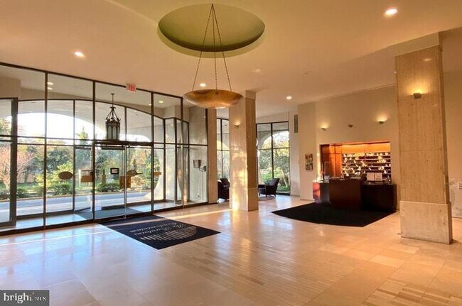 Foto del edificio - 301 N Beauregard St