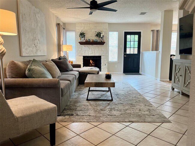 Foto del edificio - 8709 Cretys Cove