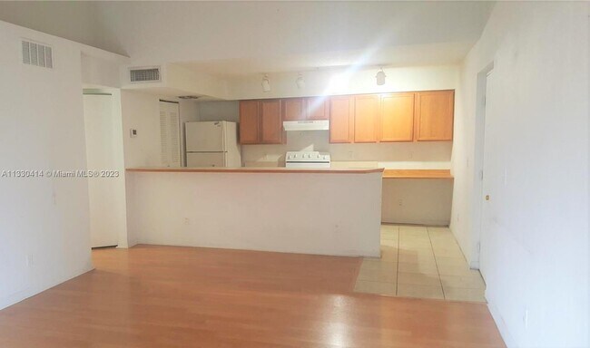 Foto del edificio - 9909 Westwood Dr