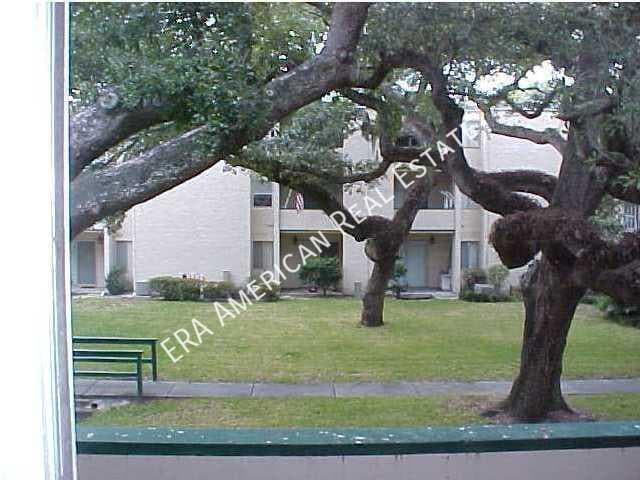 Building Photo - 209 Miracle Strip Pkwy