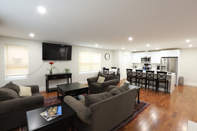 Foto del edificio - 290 Riverside Ave