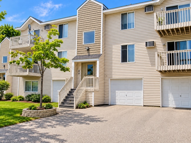 Building Photo - 902 Wescott Trl