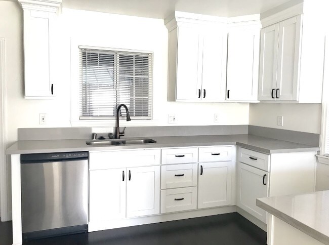 Foto del edificio - 1261 E 3rd St