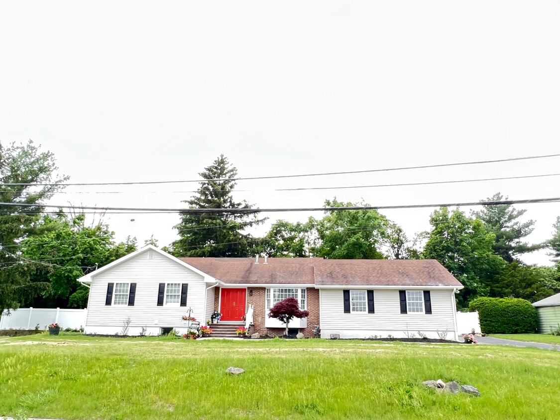 Front View - 4 Hillside Ave