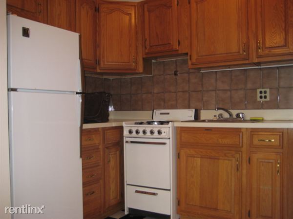 Building Photo - 306 W 105th St