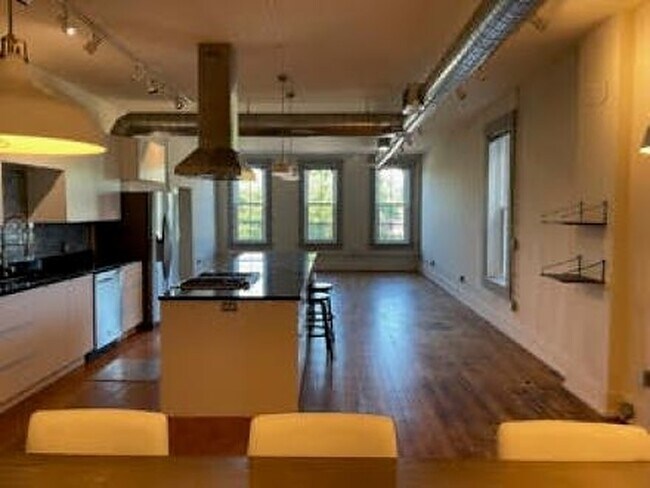 Building Photo - 436 Wayne Ave