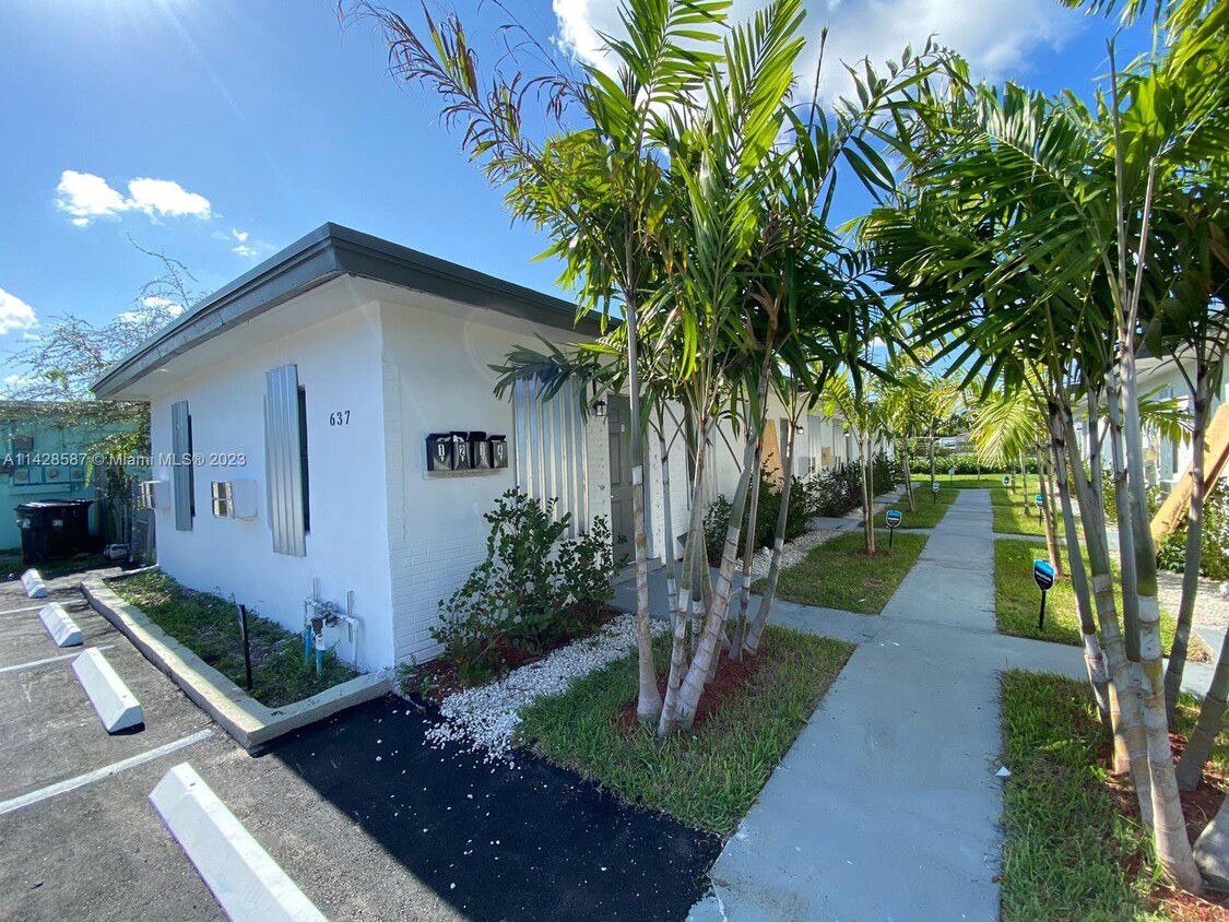 Primary Photo - 641 NW 15th Terrace