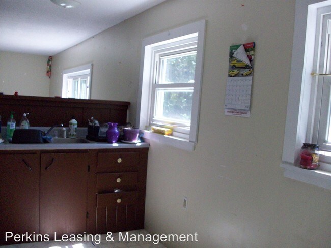 Building Photo - 10 Dalton Ln