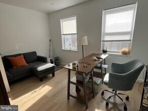 Building Photo - 1929 Titan St