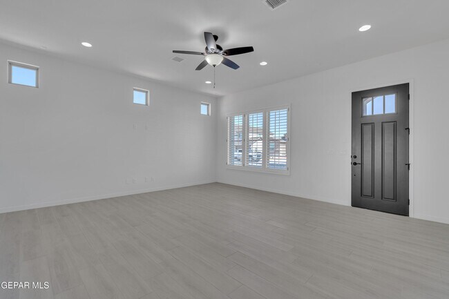 Foto del edificio - 14936 Hill Ridge Ct