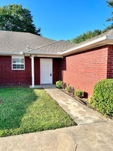 Building Photo - 207 H St Building Photo - 207 H St