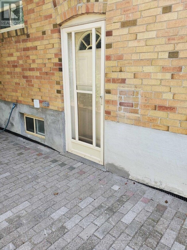 Building Photo - 17 Maralim Rd