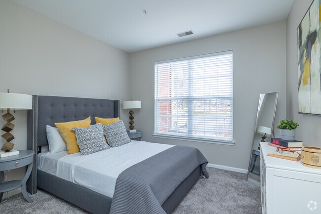 1BR, 1BA - 694SF - Dormitorio - Ascend St. Charles