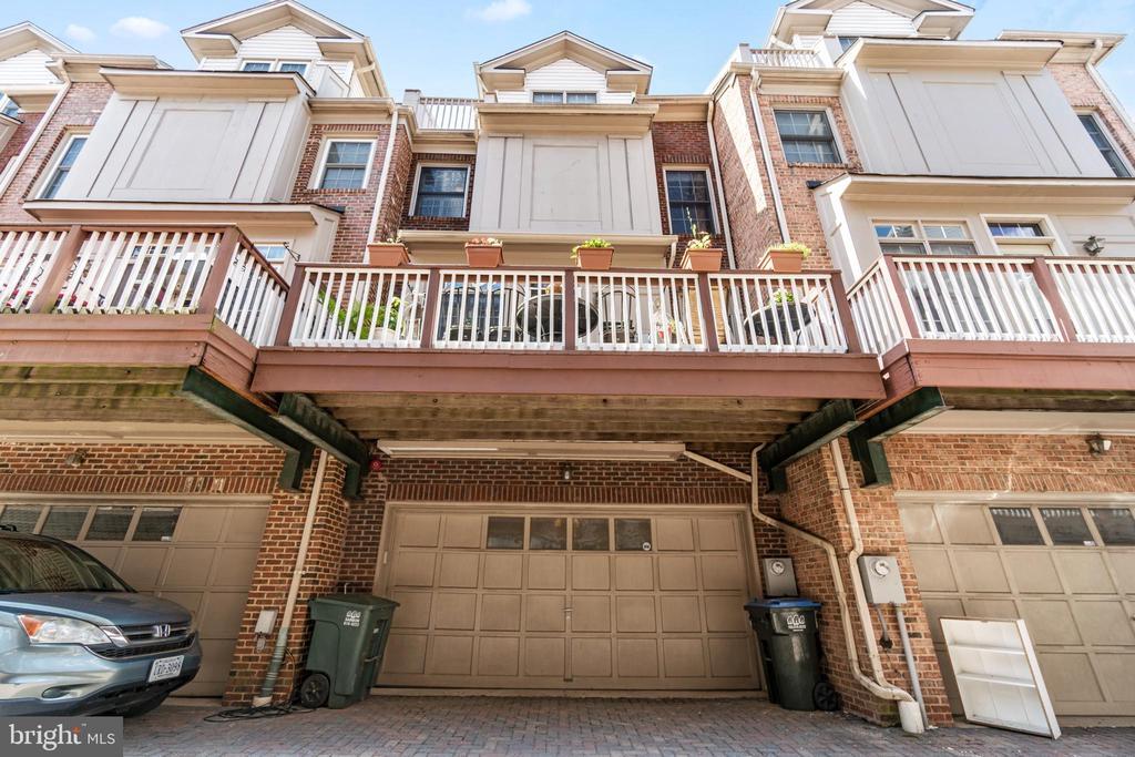 Foto principal - 727 N Vermont St