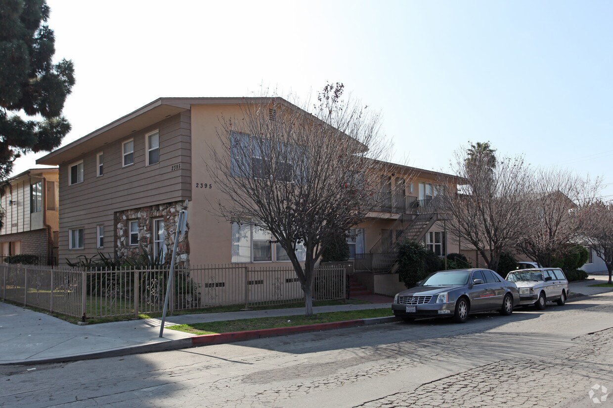 Primary Photo - 2395 Locust Ave