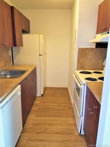 Foto del edificio - 7423 SW 152nd Ave