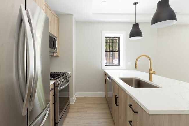 Foto del edificio - 2757 W Logan Blvd