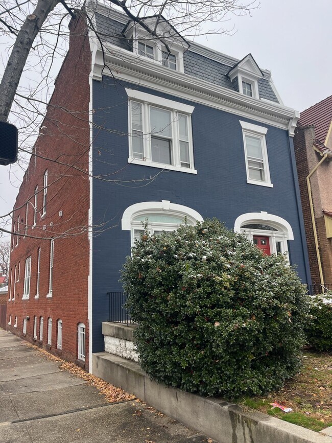 Imagen exterior - 100 N Arthur Ashe Blvd