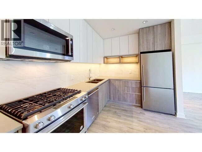 Photo du bâtiment - 8940 University Crescent