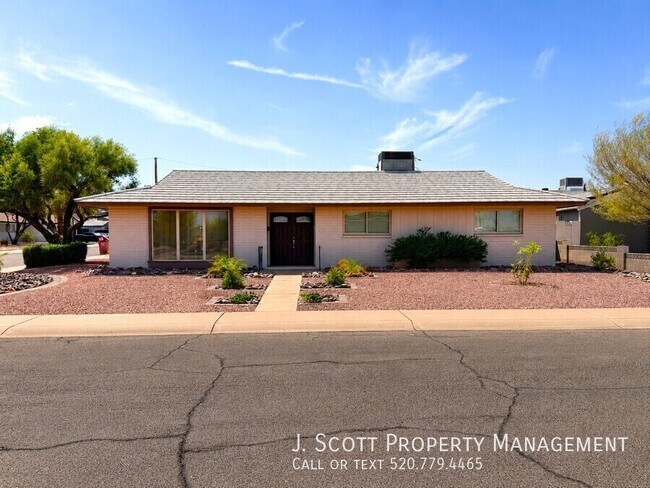 Foto del edificio - 6522 E Palm Ln