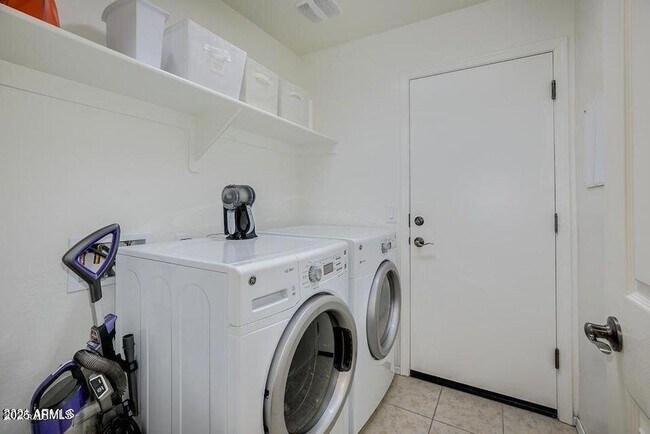 Foto del edificio - 7958 S Sorrell Ln