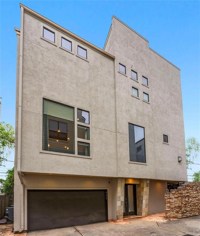 Foto principal - 902 Reinerman St