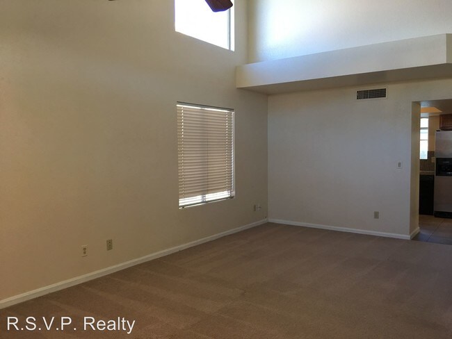 Building Photo - 4 br, 3 bath House - 431 E Silver Creek Rd