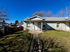 Building Photo - 1604 S 5th Ave