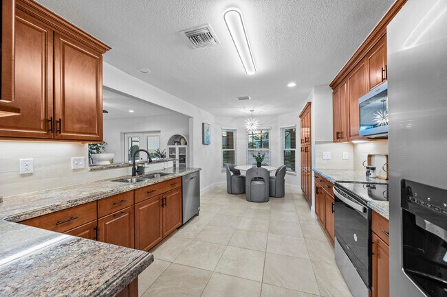 Building Photo - 2400 Seaford Dr