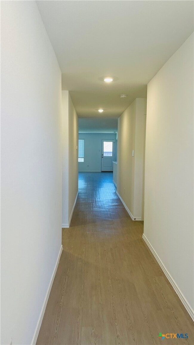 Building Photo - 1122 Campbellton Dr