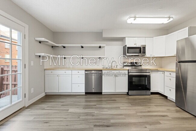 Building Photo - 1223 S Idalia St