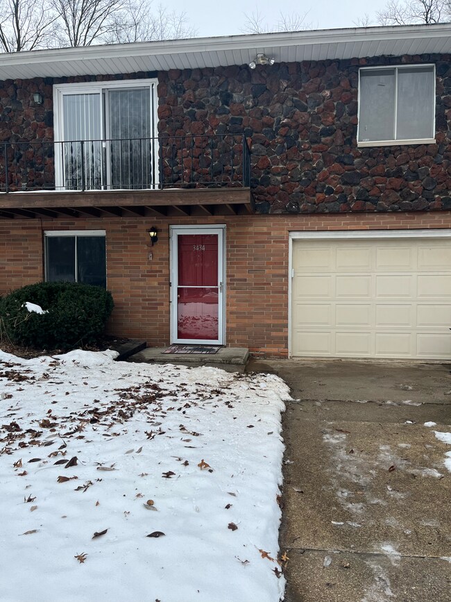 Front of unit - 3434 Raber Ter