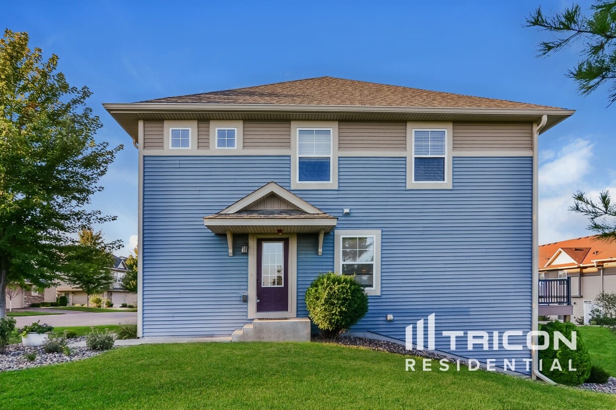Foto principal - 9779 5th St Ln N