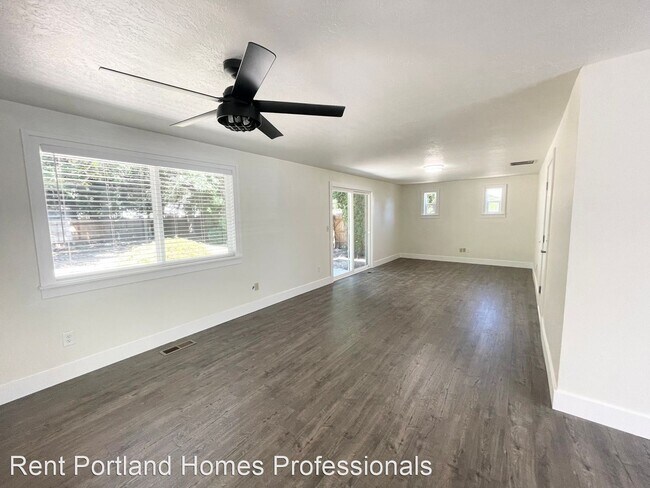 Building Photo - 3 br, 2 bath House - 2319 SW Sundial Ave