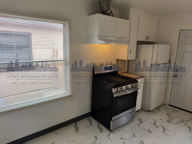 Building Photo - 2830-2840 I