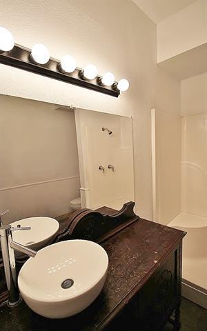 Foto del edificio - 112 Trailwood Rd