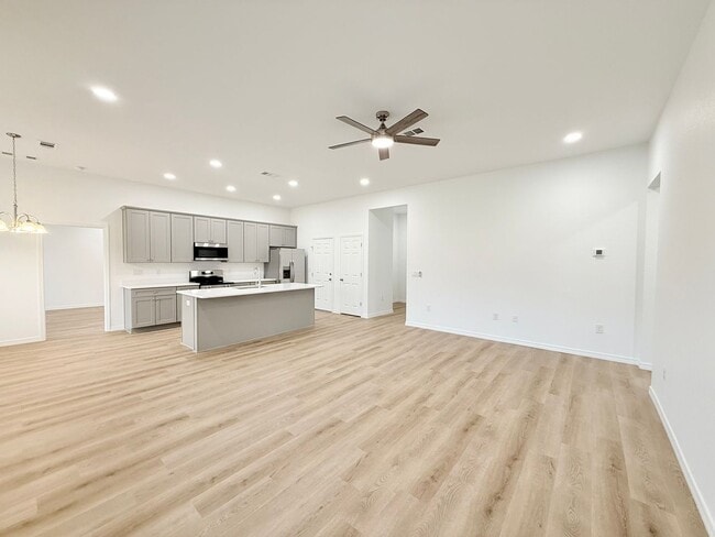 Foto del edificio - Spacious 4-Bedroom Home - New Construction