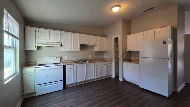 Building Photo - 314 Station Crossing Dr